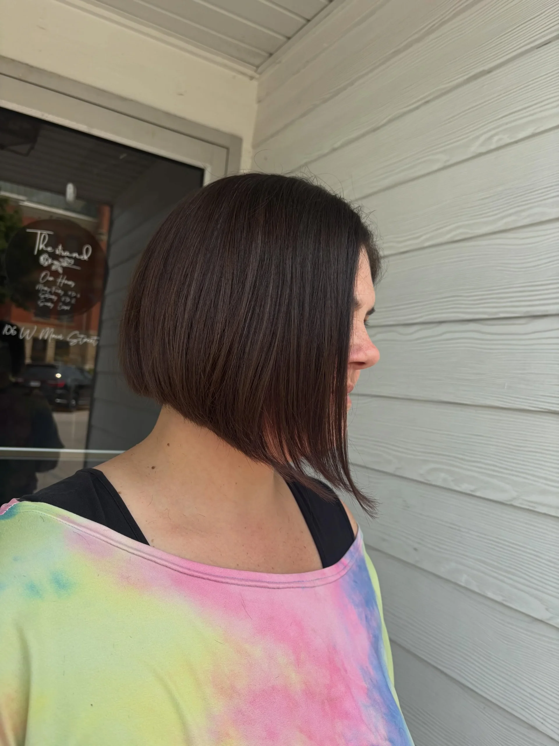 Angled Short Bob That Elongates a Round Face